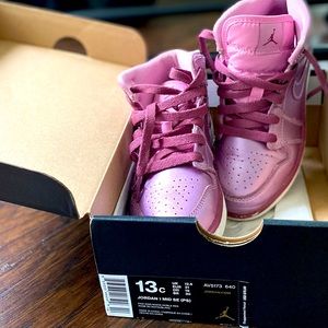 LITTLE GIRLS Pink Rise Nike Air Jordan 1 Size 13C